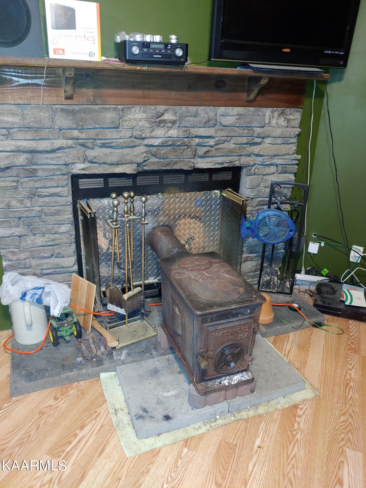 196 Davis Road Harriman, TN 37748 - Photo 15 of 17 Wood Stove