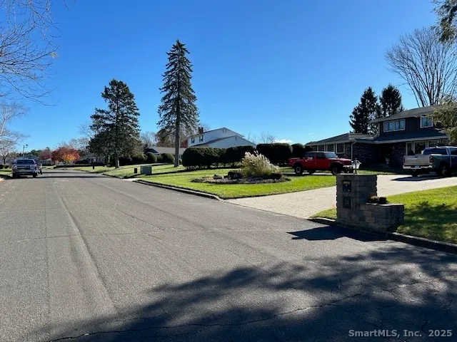 $4,500 | 24 Colonial Drive, Waterford, CT 06385