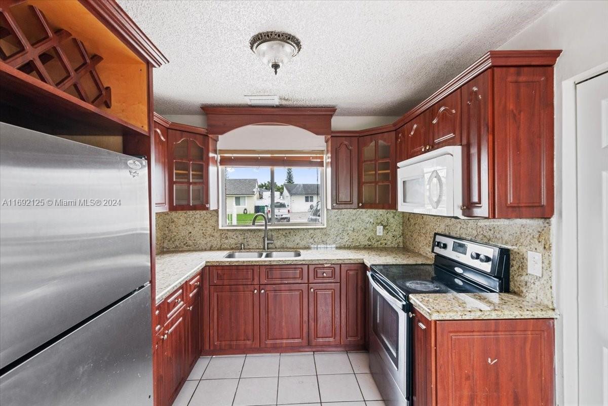 21020 Southwest 124th Ave Road Miami, FL 33177 - Photo 13 of 40 Gallery Image 13