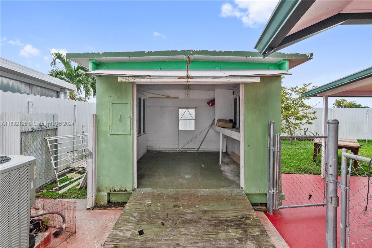 21020 Southwest 124th Ave Road Miami, FL 33177 - Photo 38 of 40 Gallery Image 38