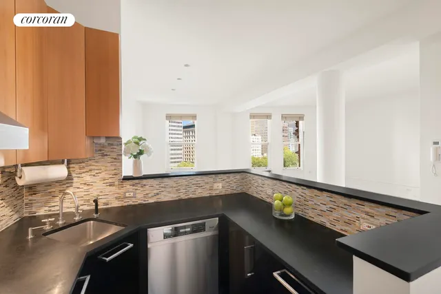 $1,725,000 | 145 Nassau Street, Unit 8A | Financial District