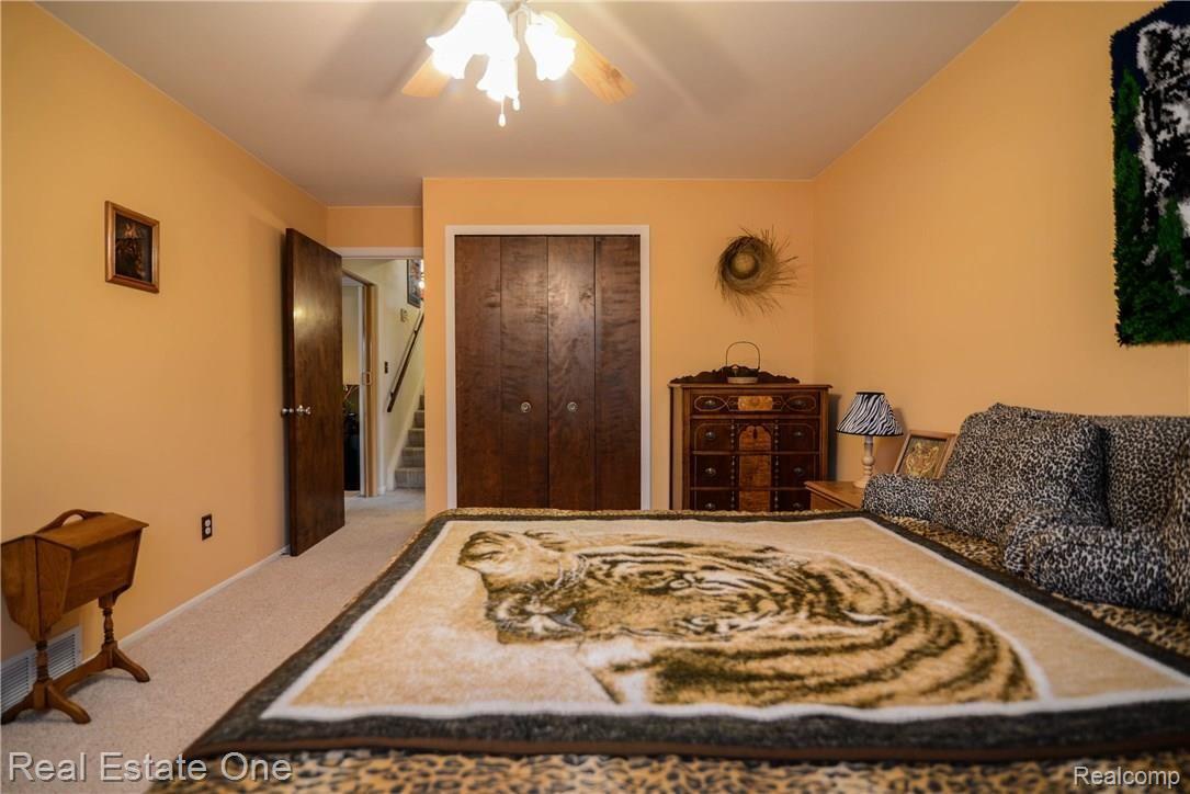 3859 West Schafer Road Pinckney, MI 48169 - Photo 37 of 60 BEDROOM 6.jpg