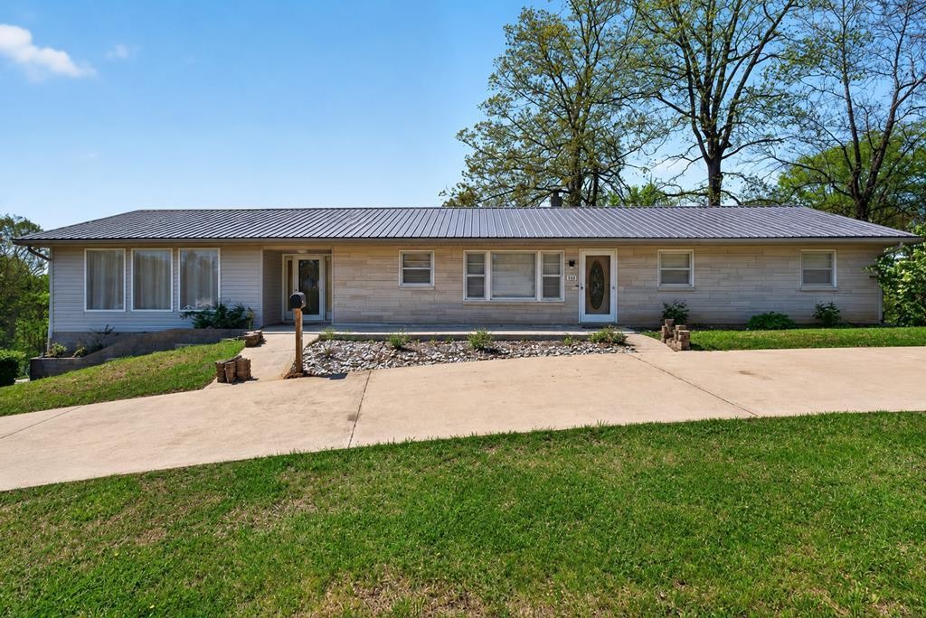 463 Franks Ferry Road Sparta, TN 38583 - Photo 4 of 53