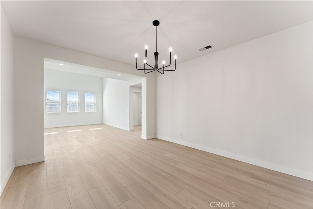 16395 Ridge Field Drive Riverside, CA 92503 - Photo 13 of 41