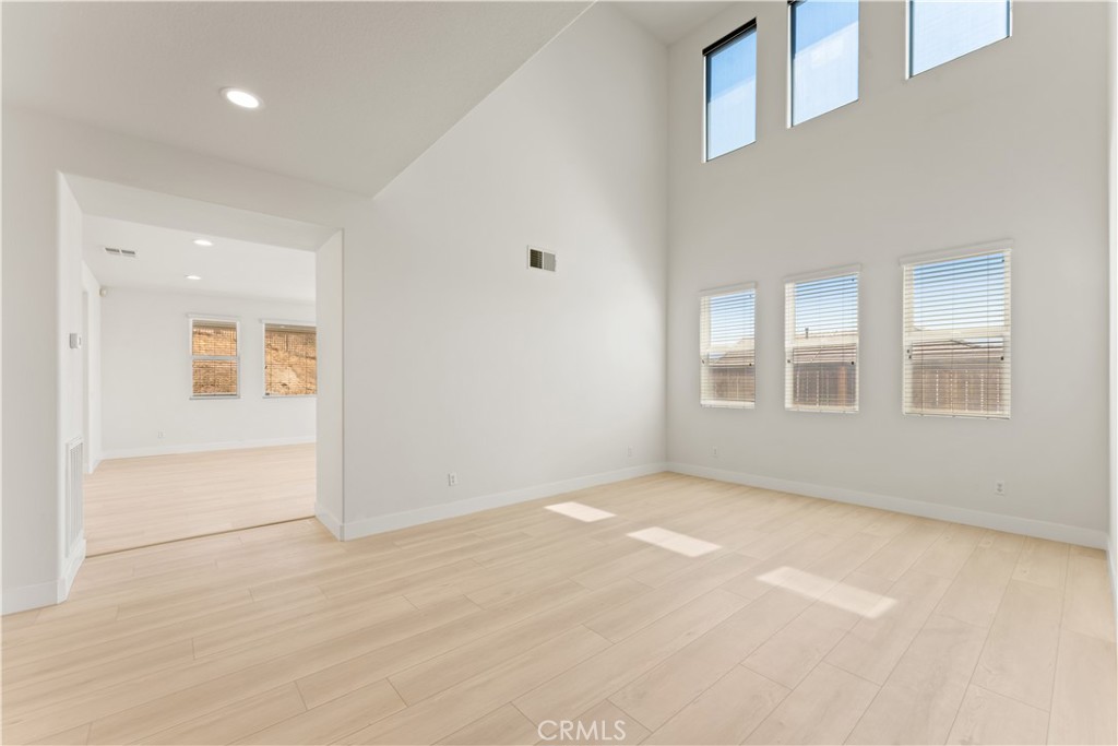 16395 Ridge Field Drive Riverside, CA 92503 - Photo 5 of 41