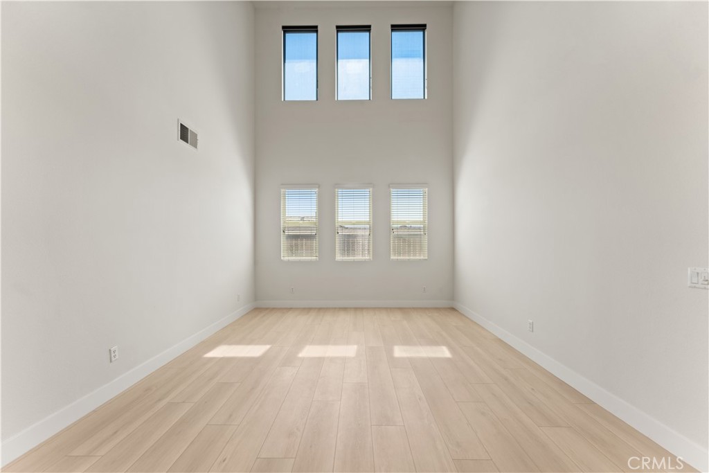 16395 Ridge Field Drive Riverside, CA 92503 - Photo 6 of 41