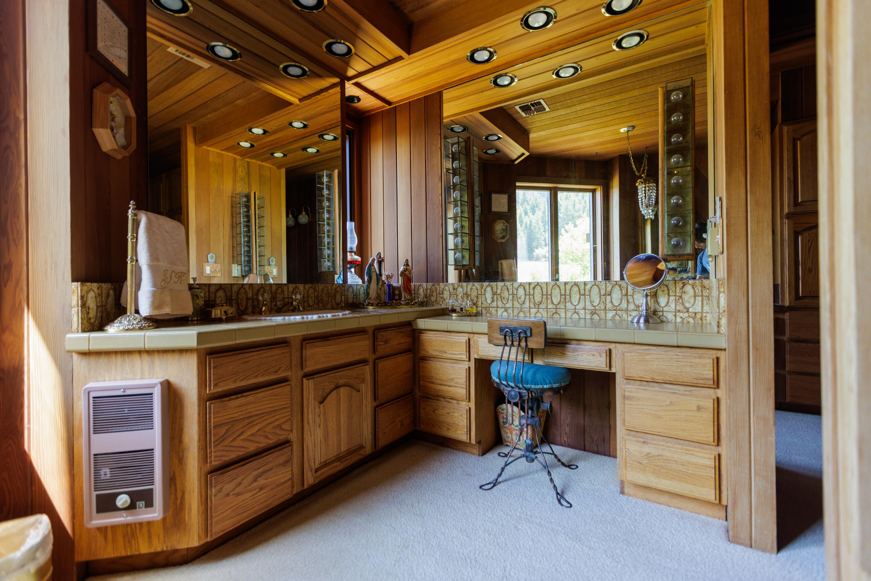 59926 Comstock Road Cove, OR 97824 - Photo 19 of 47 Primary Vanity