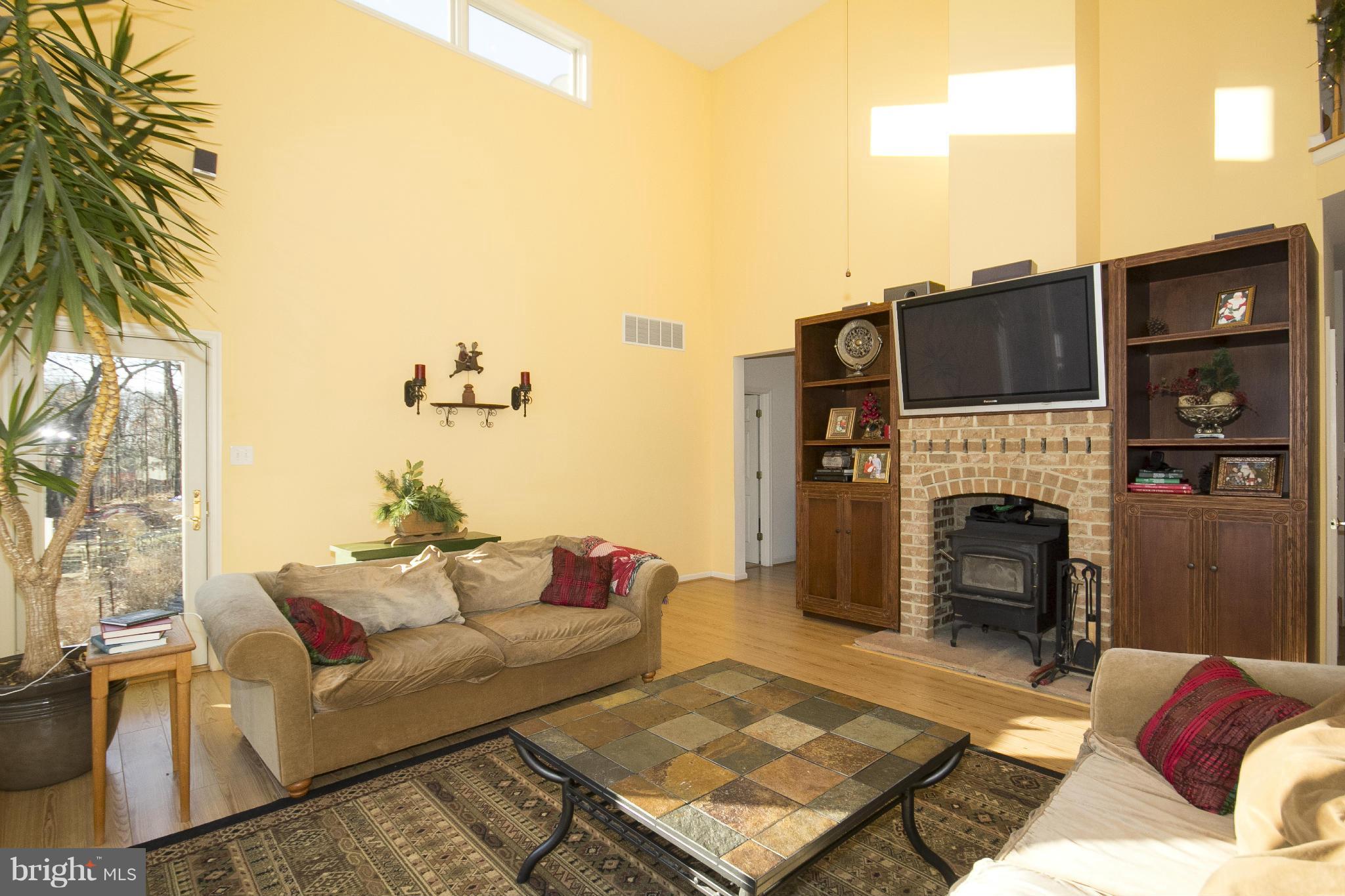 21201 Gunpowder Road Manchester, MD 21102 - Photo 5 of 29 Family Room