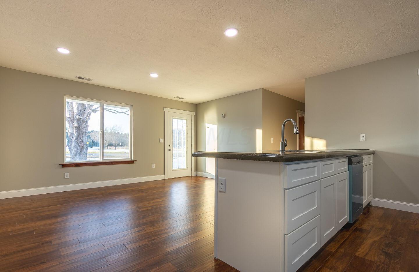 1425 Hamburg Road Southwest Lancaster, OH 43130 - Photo 7 of 29 7