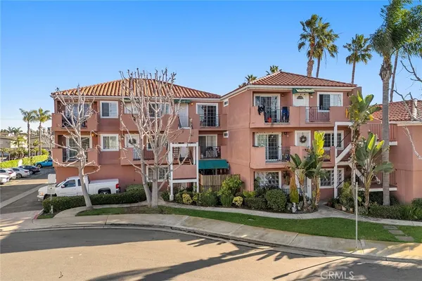 $2,700 | 409 Utica Avenue, Unit D36, Huntington Beach, CA 92648