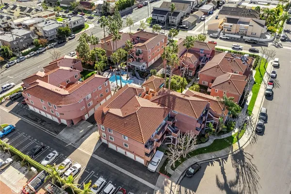 $2,700 | 409 Utica Avenue, Unit D36, Huntington Beach, CA 92648