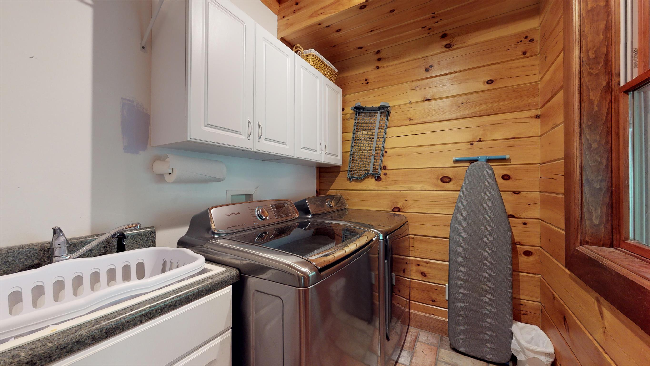 7117 Haskell School Road Fairview, TN 37062 - Photo 14 of 30 Large Utility Room with Sink!