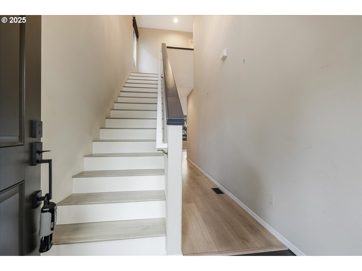 18462 Southeast Langensand Road Sandy, OR 97055 - Photo 3 of 44