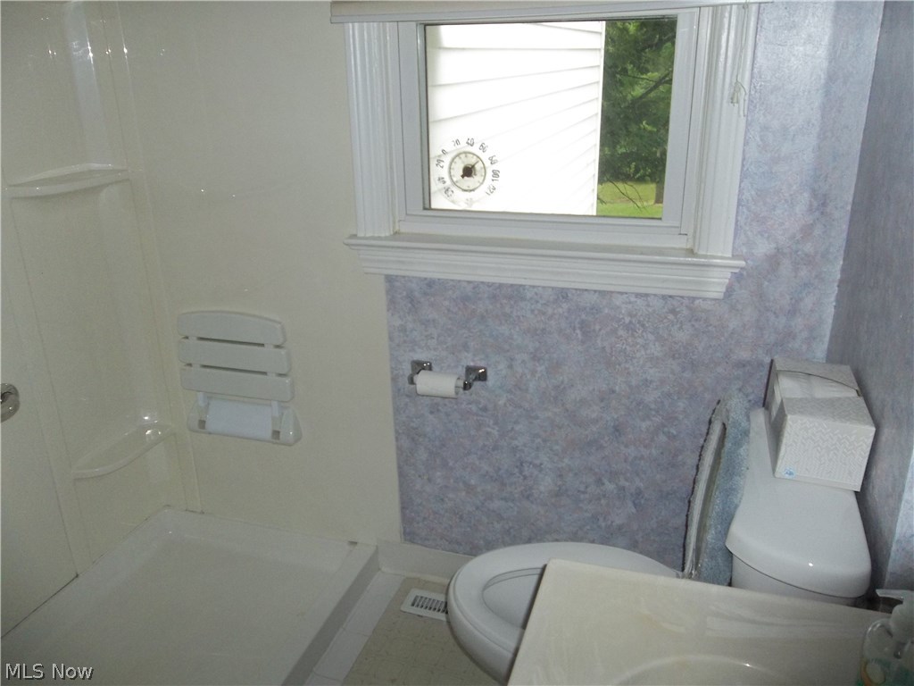 1060 North Ridge Road Lorain, OH 44052 - Photo 14 of 34 Gallery Image 14