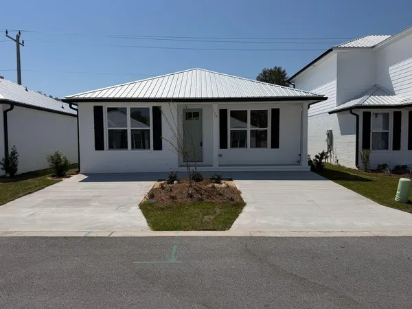 $2,100 | 115 Penny Lane, Valparaiso, FL 32580