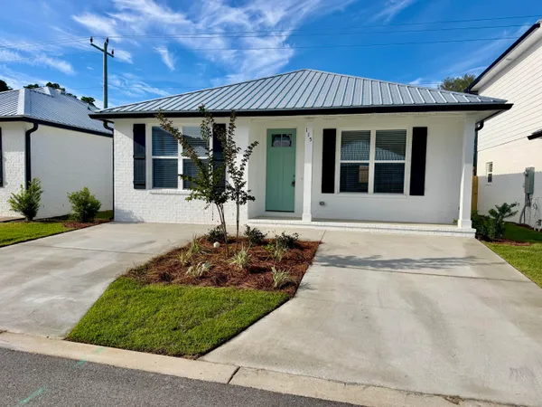 $2,100 | 115 Penny Lane, Valparaiso, FL 32580