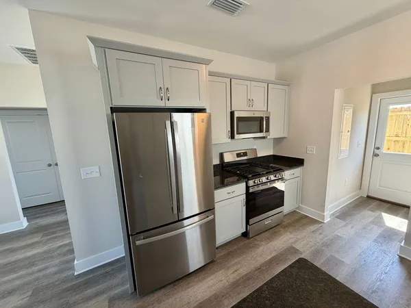 $2,100 | 115 Penny Lane, Valparaiso, FL 32580