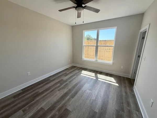 $2,100 | 115 Penny Lane, Valparaiso, FL 32580