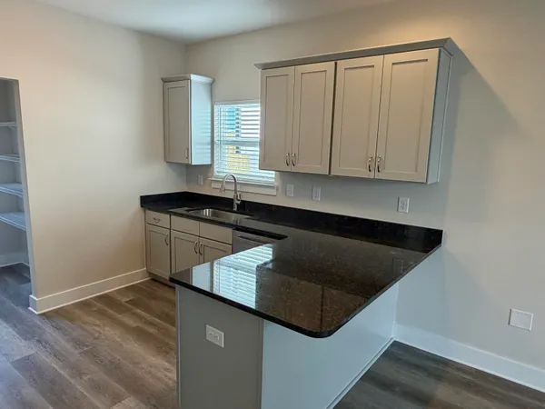 $2,100 | 115 Penny Lane, Valparaiso, FL 32580