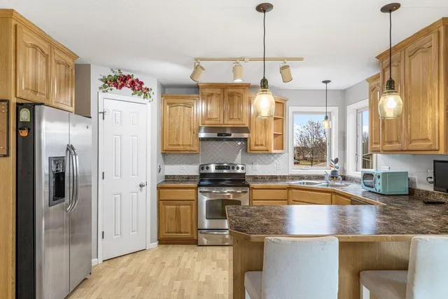 $395,000 | 1125 18th Avenue Southeast, Cambridge, MN 55008