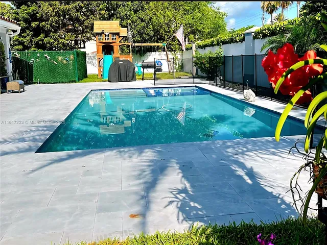 $1,200,000 | 14121 Southwest 152nd Terrace, Miami, FL 33177