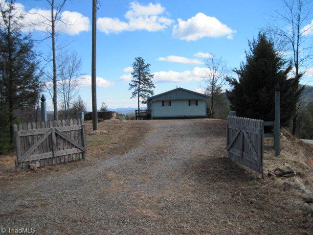 1068 Summit Road Purlear, NC 28665 - Photo 1 of 1 Main View