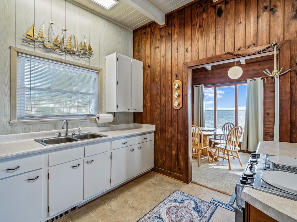 2475 Surf Road Ochlockonee Bay, FL 32346 - Photo 12 of 39 Gallery Image 12