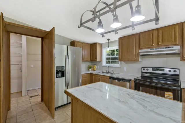 $169,900 | 17 Trestle Road, Taswell, IN 47175