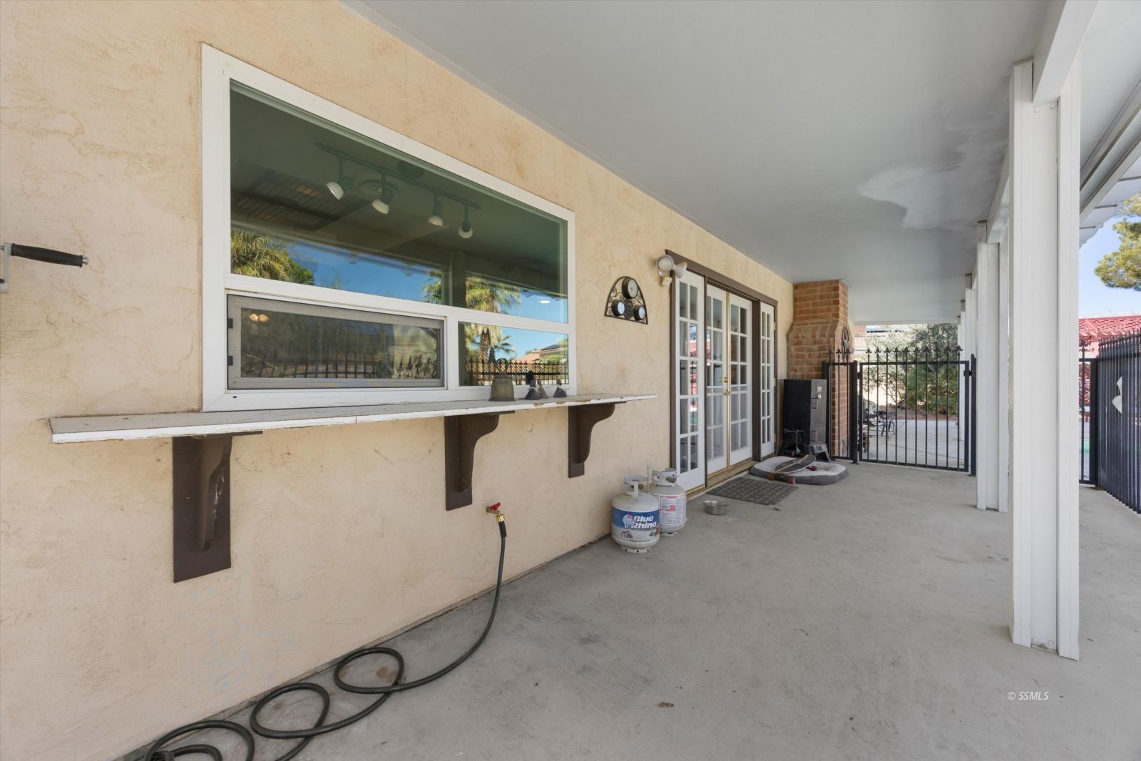 736 Fendrick Circle Ridgecrest, CA 93555 - Photo 45 of 49 a view of living room with furniture and flat screen tv