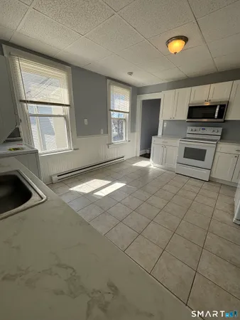 $1,800 | 136 Peace Street, Unit 4, Stratford, CT 06615