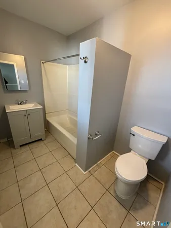 $1,800 | 136 Peace Street, Unit 4, Stratford, CT 06615