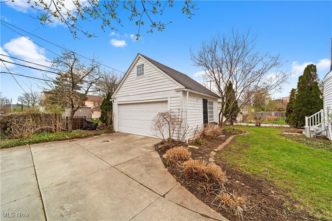 3294 Chadbourne Road Cleveland, OH 44120 - Photo 33 of 36 Gallery Image 33