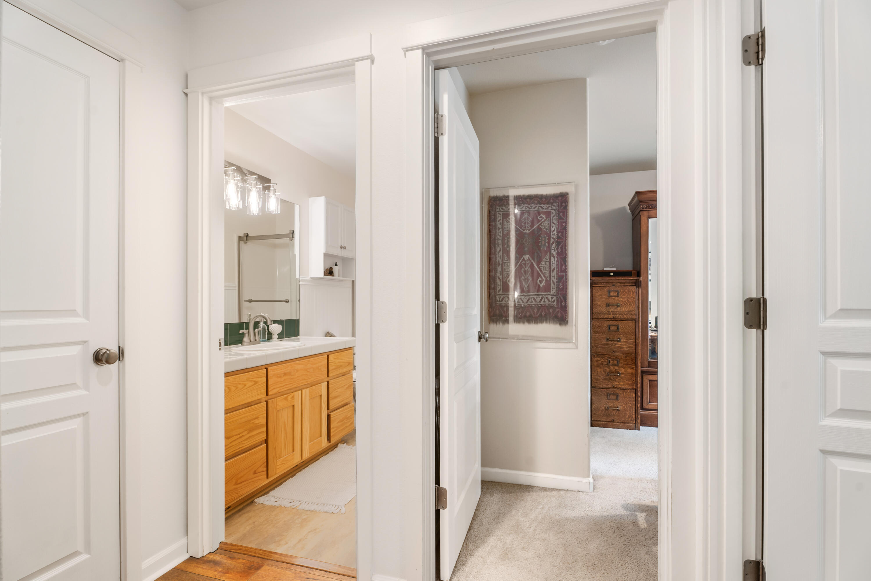 62745 Larkview Road Bend, OR 97701 - Photo 16 of 29 13-Hallway