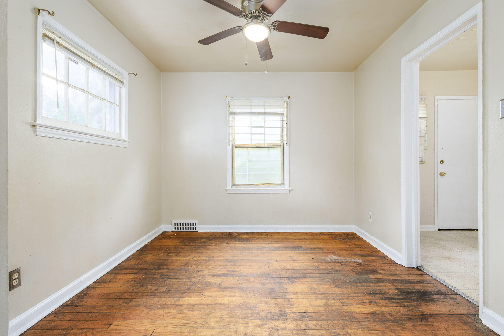 6. 118434 Kelly Dining Room 2026-08-03