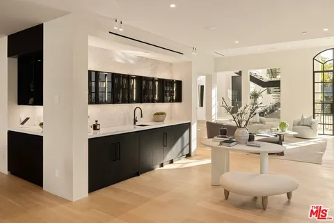 $10,850,000 | 155 North Anita Avenue, Los Angeles, CA 90049