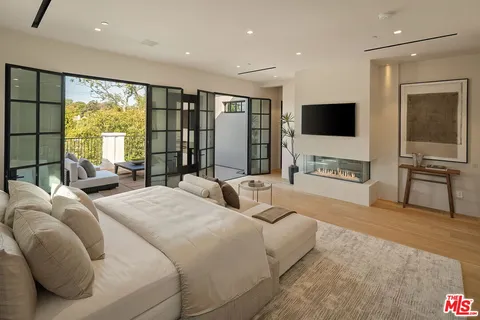 $10,850,000 | 155 North Anita Avenue, Los Angeles, CA 90049