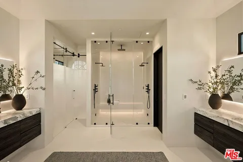 $10,850,000 | 155 North Anita Avenue, Los Angeles, CA 90049