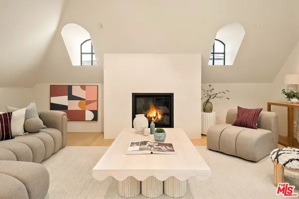 $10,850,000 | 155 North Anita Avenue, Los Angeles, CA 90049