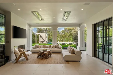 $10,850,000 | 155 North Anita Avenue, Los Angeles, CA 90049