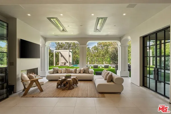 $10,850,000 | 155 North Anita Avenue, Los Angeles, CA 90049