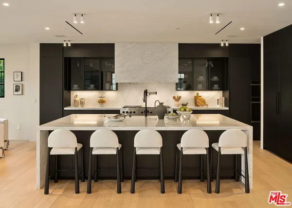 $10,850,000 | 155 North Anita Avenue, Los Angeles, CA 90049