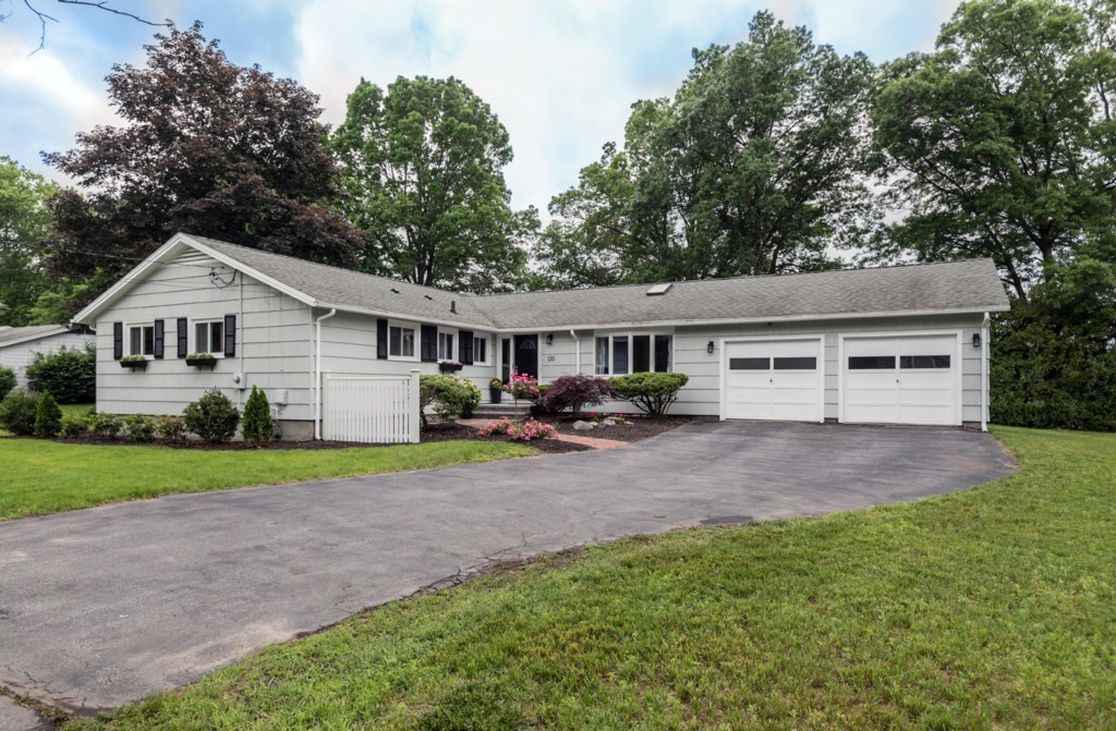 120 Lovejoy Road Andover, MA 01810 - Photo 1 of 20 Gallery Image 1