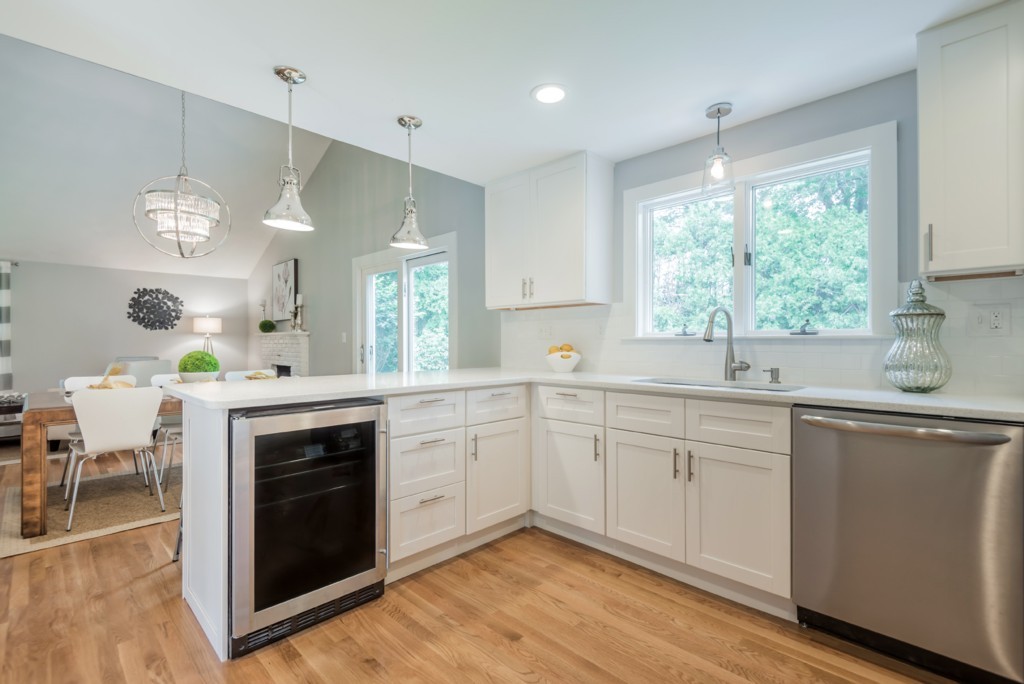 120 Lovejoy Road Andover, MA 01810 - Photo 4 of 20 Gallery Image 4