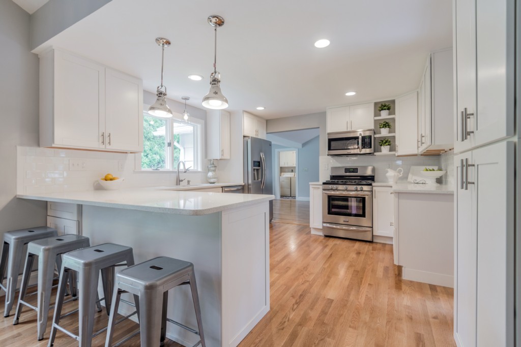 120 Lovejoy Road Andover, MA 01810 - Photo 5 of 20 Gallery Image 5