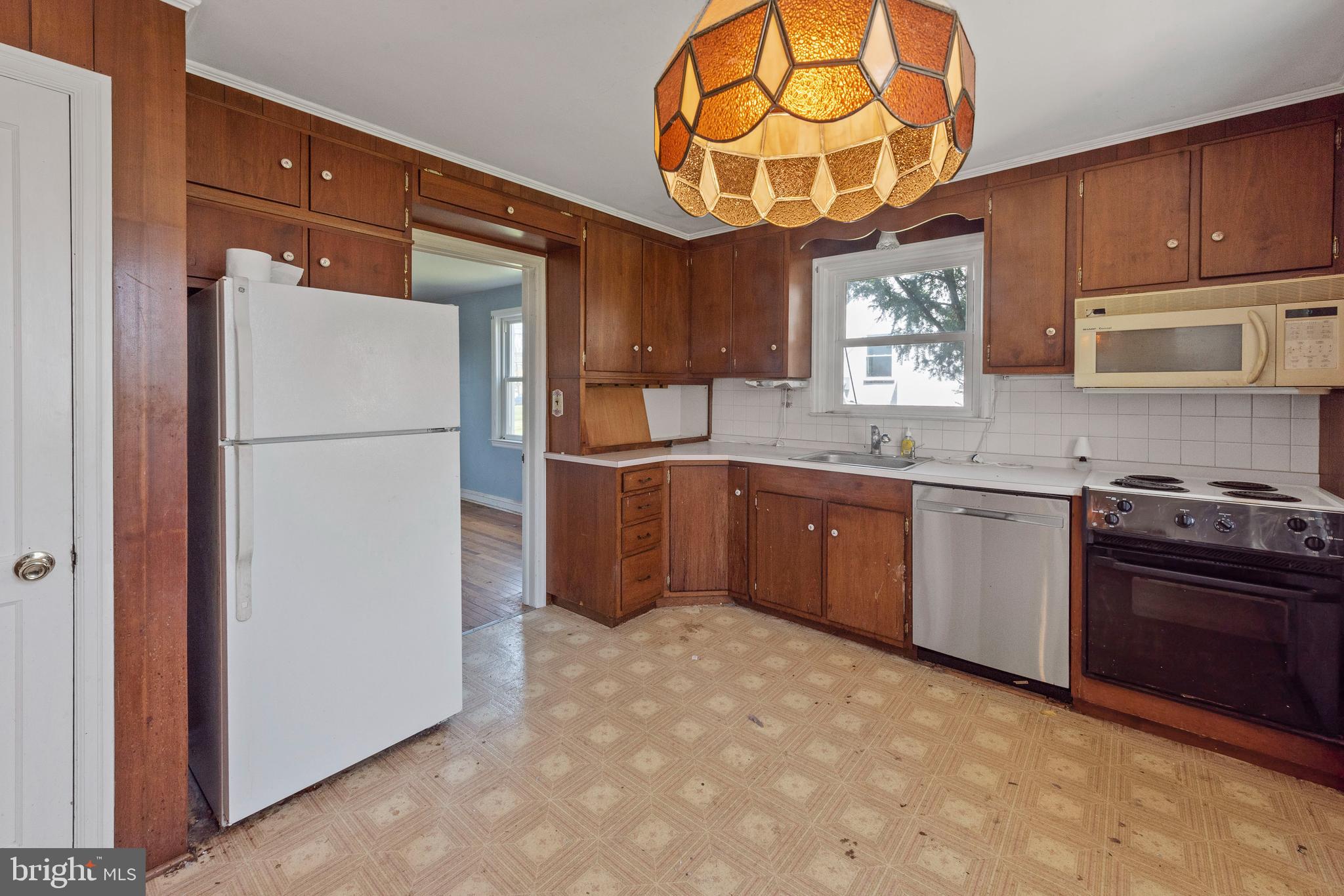 2508 Swede Road Norristown, PA 19401 - Photo 8 of 14 Gallery Image 8