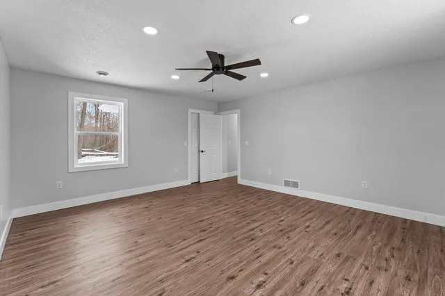 $1,400 | 1782-us Highway 1782-us Highway, St. Croix Falls, WI 54024