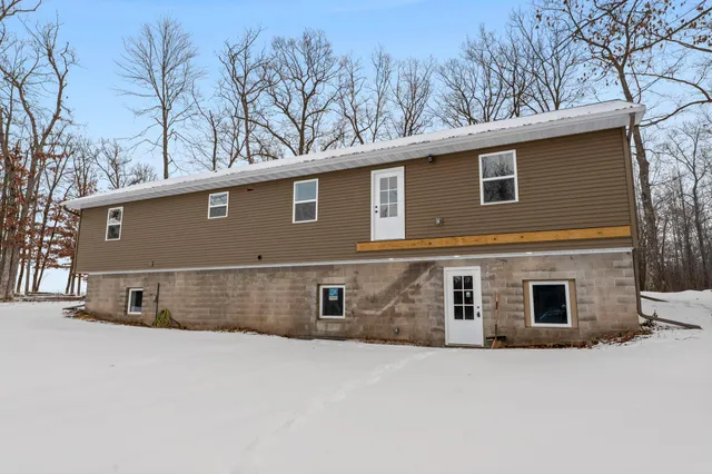 $1,400 | 1782-us Highway 1782-us Highway, St. Croix Falls, WI 54024