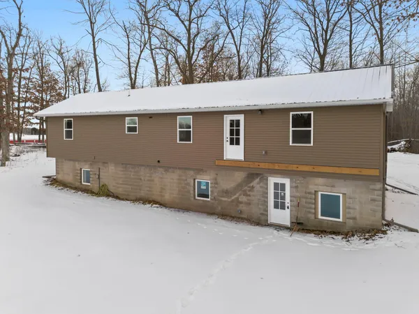 $1,400 | 1782-us Highway 1782-us Highway, St. Croix Falls, WI 54024