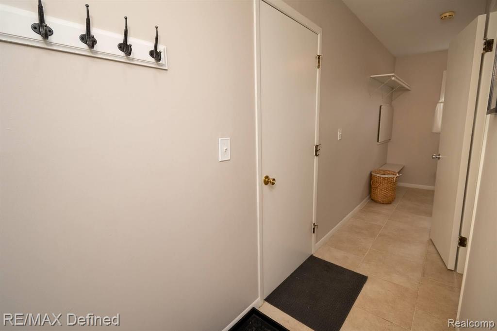 674 Campus Road Rochester Hills, MI 48309 - Photo 20 of 48