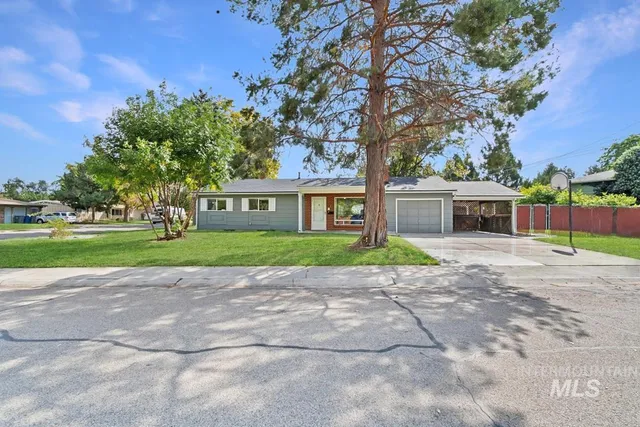 $449,775 | 1402 Oaklawn Drive, Boise, ID 83709